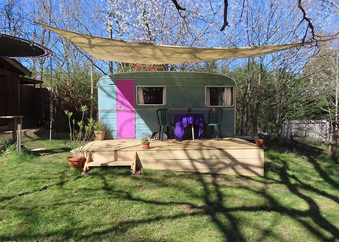 Groovy Caravane Κάμπινγκ